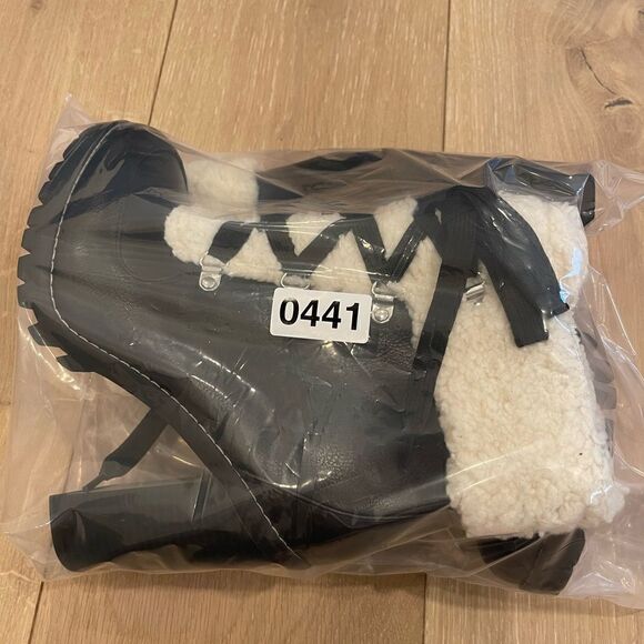 PALLI FAUX SHEARLING LACE-UP BOOTIE BCBGeneration - Picture 14 of 14